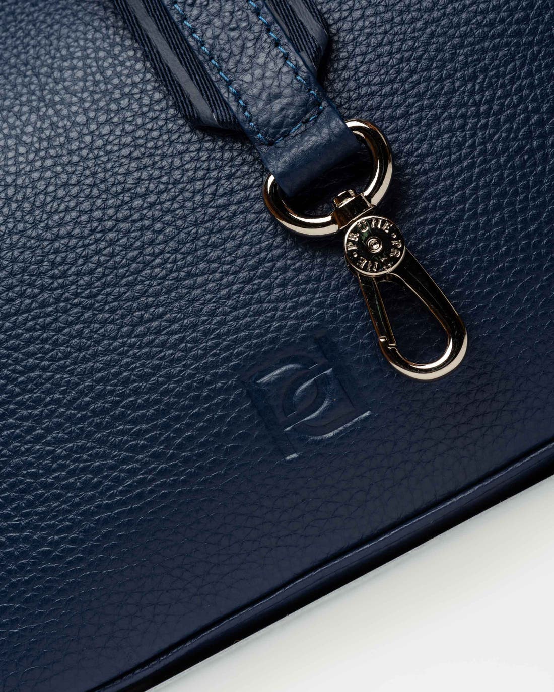 Correa Venecia en piel granulada