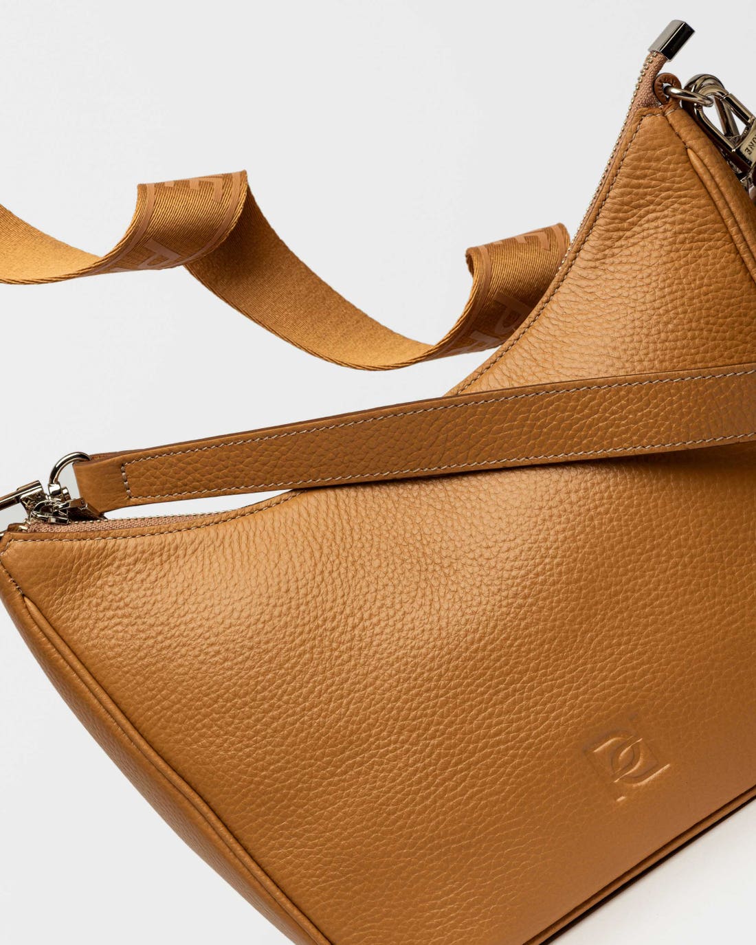 Correa Venecia en piel granulada