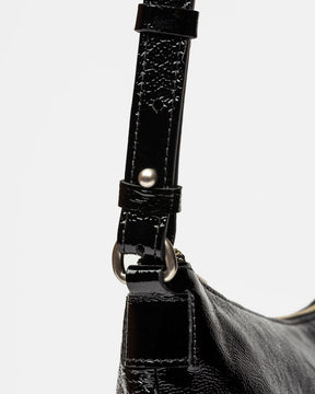 Bandolera de bolsillo en piel charol arrugada