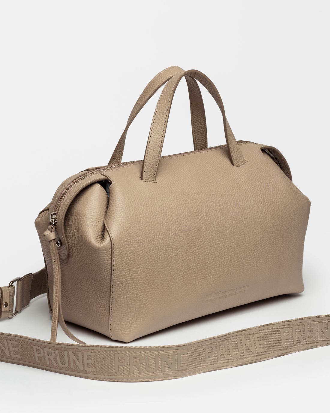 Bolso de mano estilo resort en piel granulada