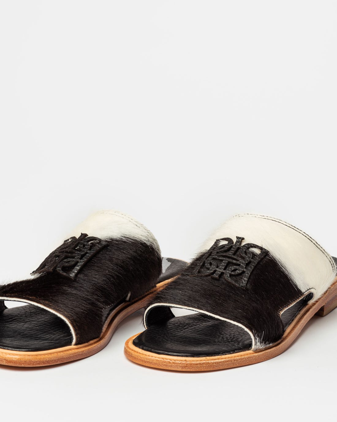 Monograma plano en pelo